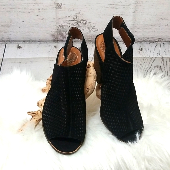 NEW! VINCE CAMUTO black suede lazer cut design slingback booties. - Picture 9 of 10